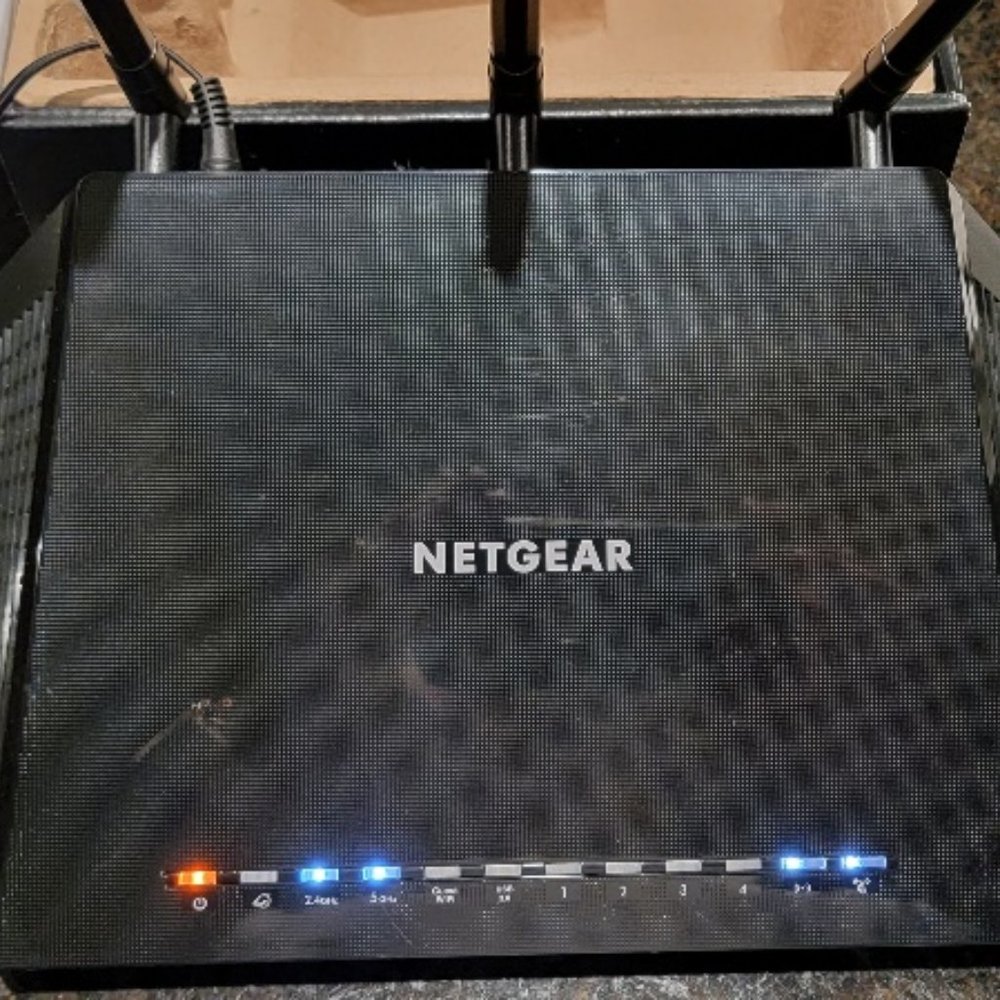 Netgear NightHawk Smart WIFI Router AC1750 R6700 Black - Picture 3 of 9